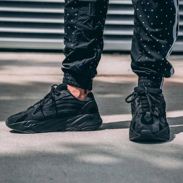 adidas Yeezy Boost 700 V2 Vanta - Image 6