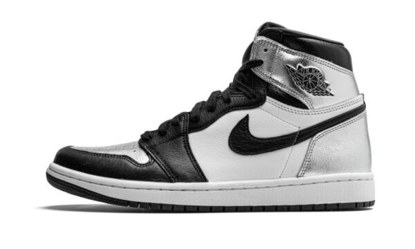 WMNS Air Jordan 1 Retro High OG “Silver Toe”
