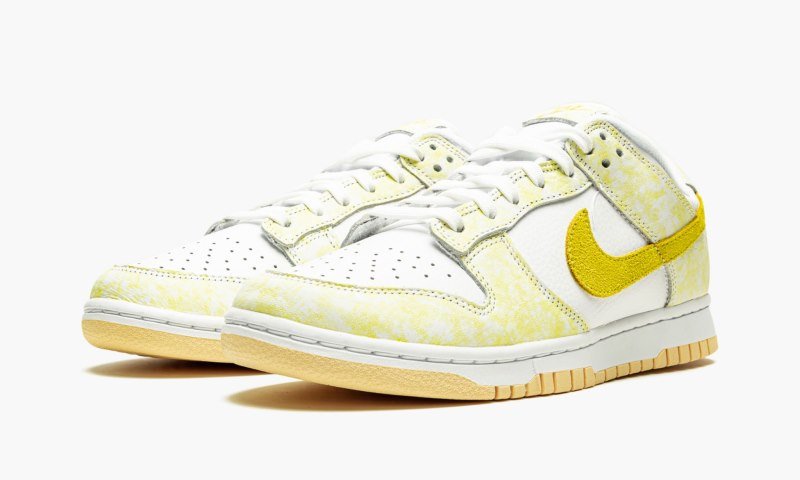 W Dunk Low “Yellow Strike” - Image 3
