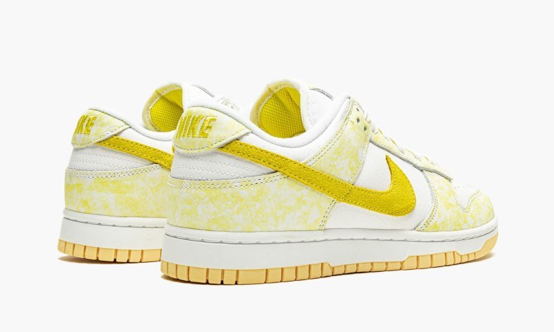 W Dunk Low “Yellow Strike” - Image 4