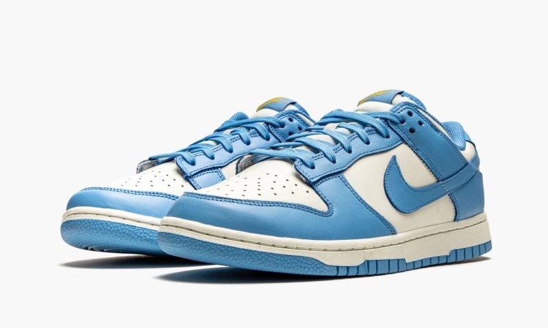 Dunk Low WMNS “Coast” - Image 3