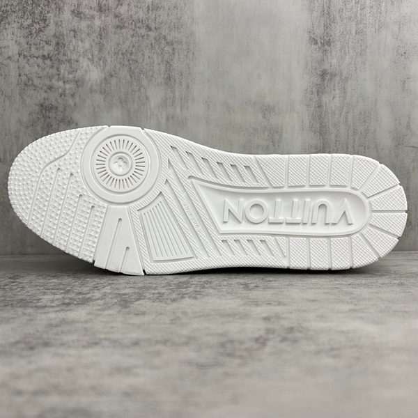 Louis Vuitton - Image 8