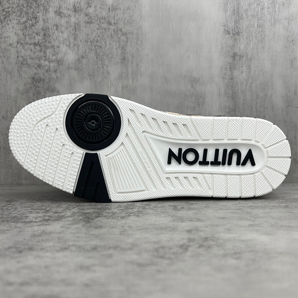 Louis Vuitton - Image 8