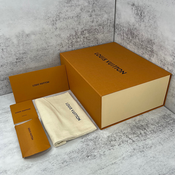 Louis Vuitton - Image 9