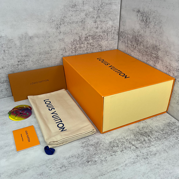 Louis Vuitton - Image 9