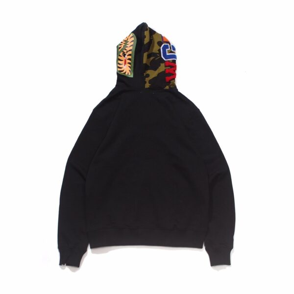 BAPE - Image 3