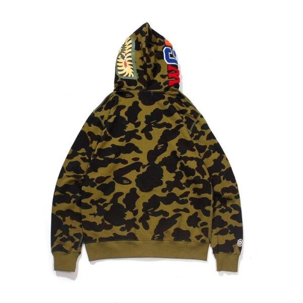 BAPE - Image 3