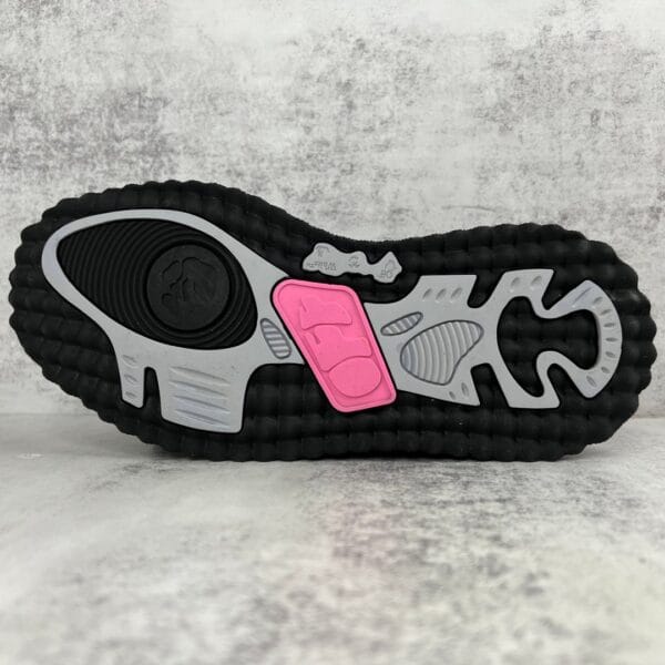 Off-White - Image 9
