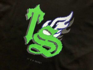 TS – T-SHIRT