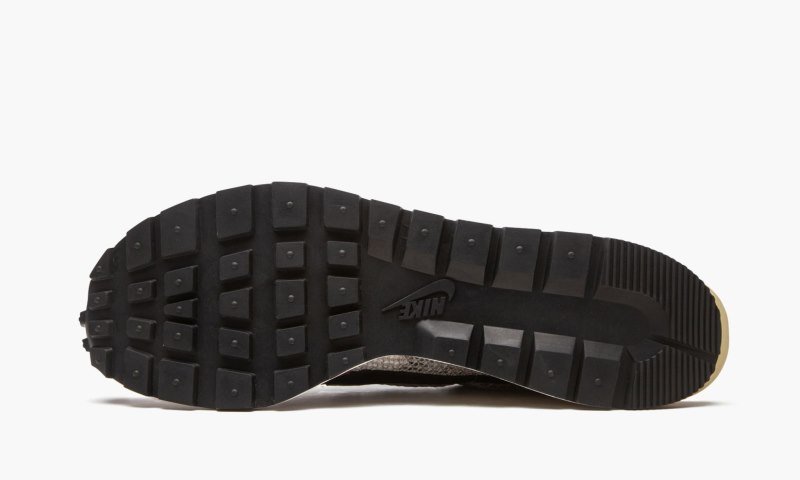 VaporWaffle “Sacai – Villain Red / Neptune Green” - Image 6