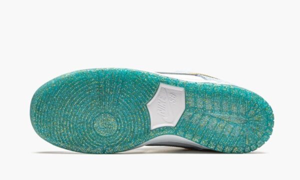 SB Dunk Low Pro QS “Sean Cliver – Special Box” - Image 6
