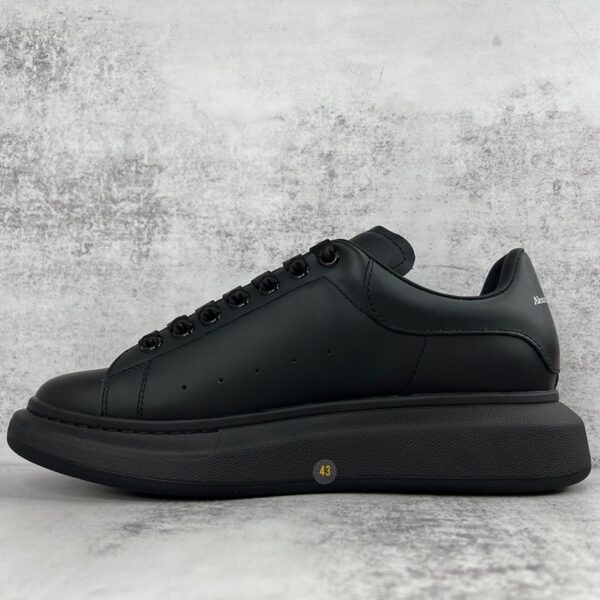 Alexander McQueen - Image 7