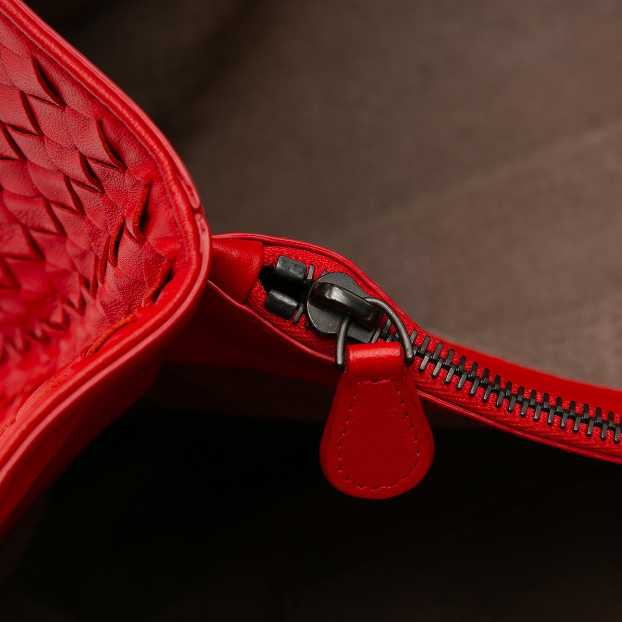 Bottega Veneta Medium Nappa Intrecciato Double Chain Tote - Image 12