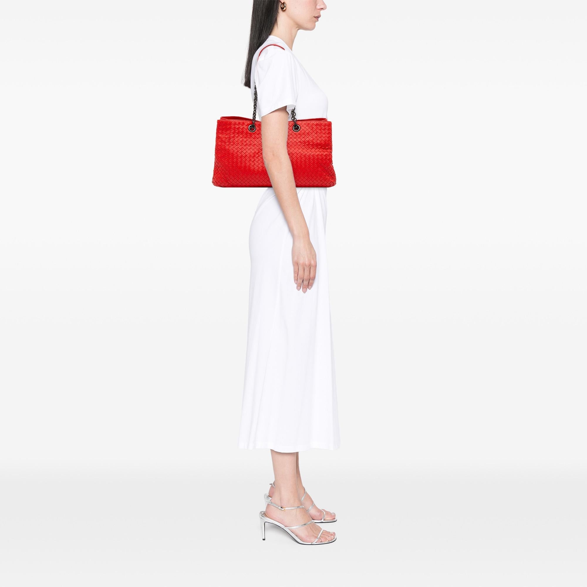 Bottega Veneta Medium Nappa Intrecciato Double Chain Tote - Image 13
