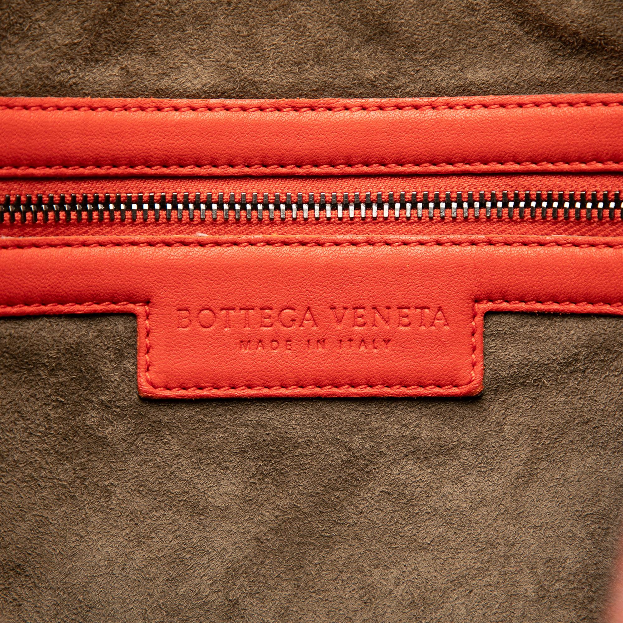 Bottega Veneta Medium Nappa Intrecciato Veneta Hobo - Image 6