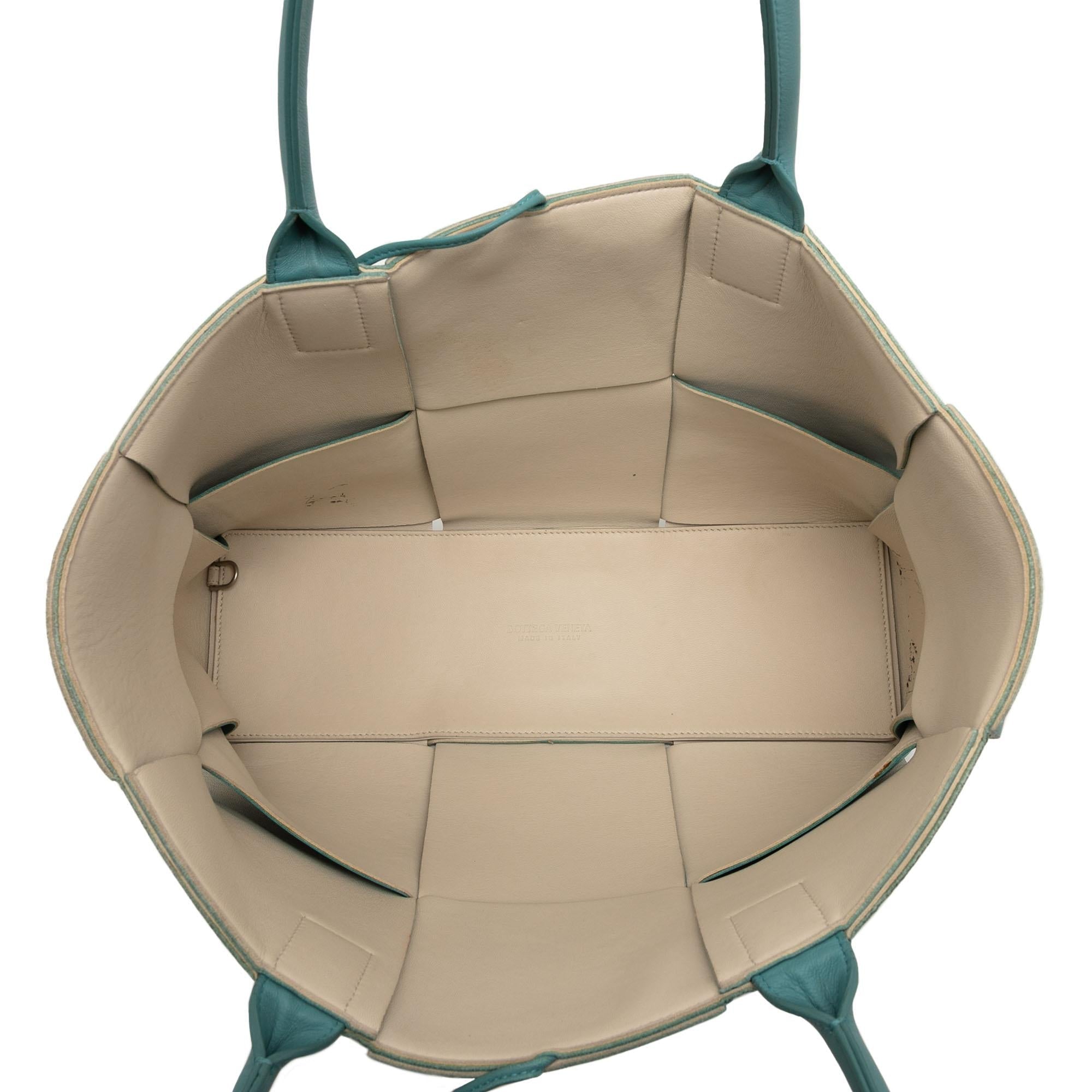 Bottega Veneta Medium Nappa Maxi Intrecciato Arco Tote - Image 4